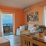 Elaia Boutique בית הארחה 4*